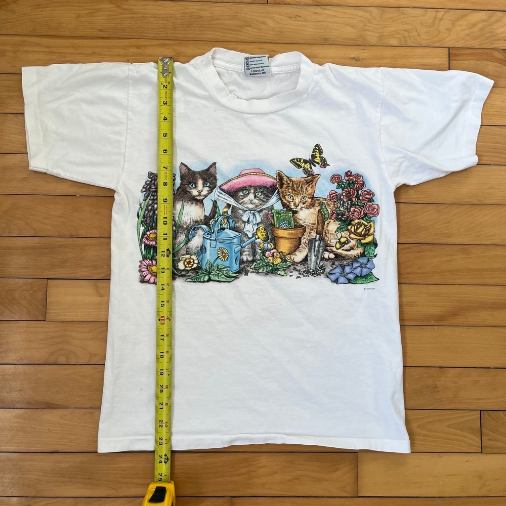 Vintage Prints of Tails Cat Garden Graphic T-Shirt White Single Stitch Small USA - Picture 8 of 10